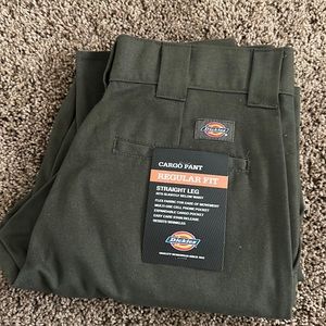 Dickie’s Flex Moss green cargo